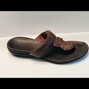 Merrill ‘Timpani’ Brown Leather Thong Sandal US 9